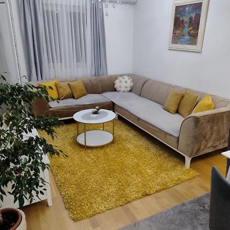 Lovely Apartment - Ljupki Stan 포드고리차 외부 사진