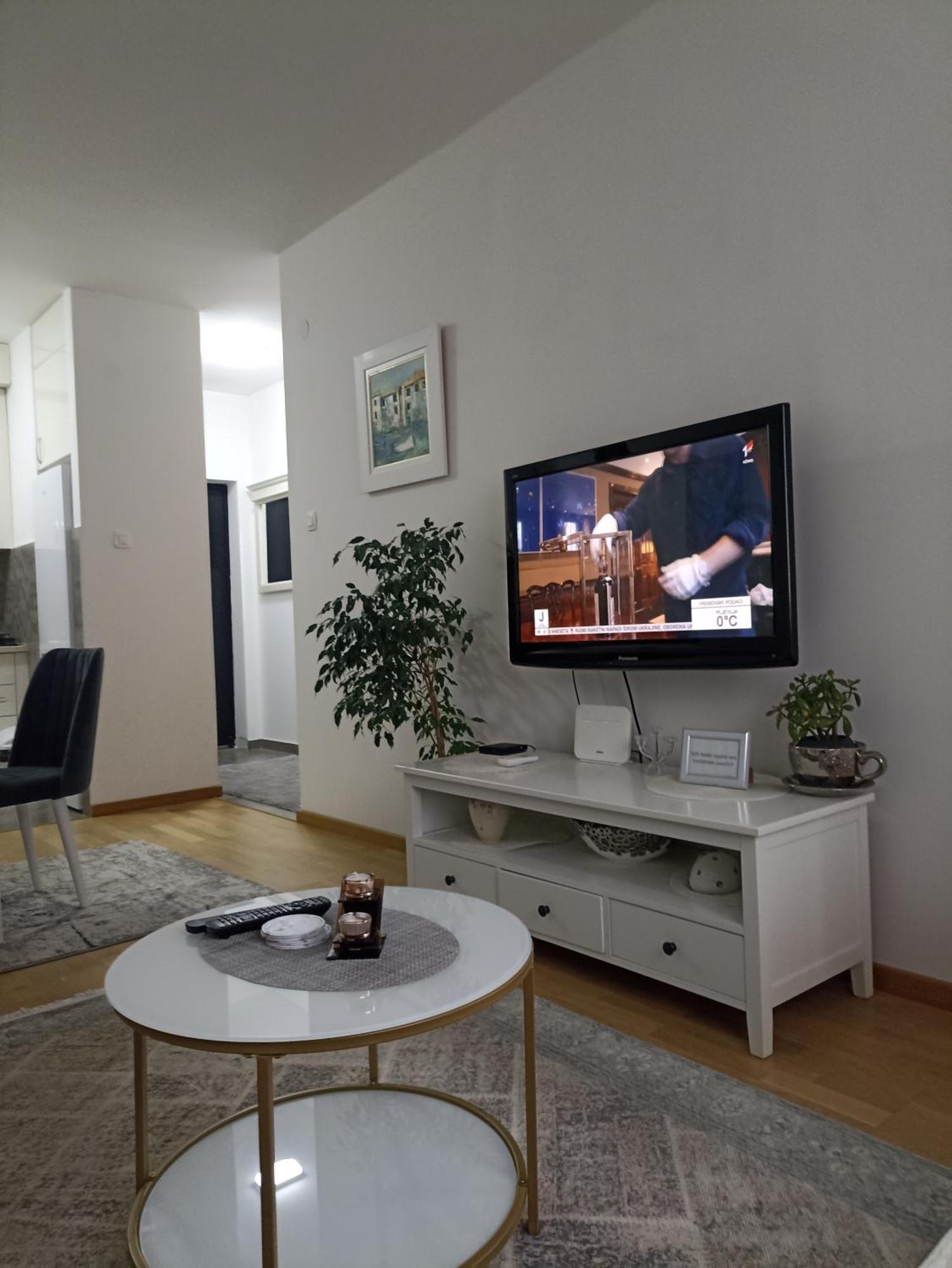 Lovely Apartment - Ljupki Stan 포드고리차 외부 사진